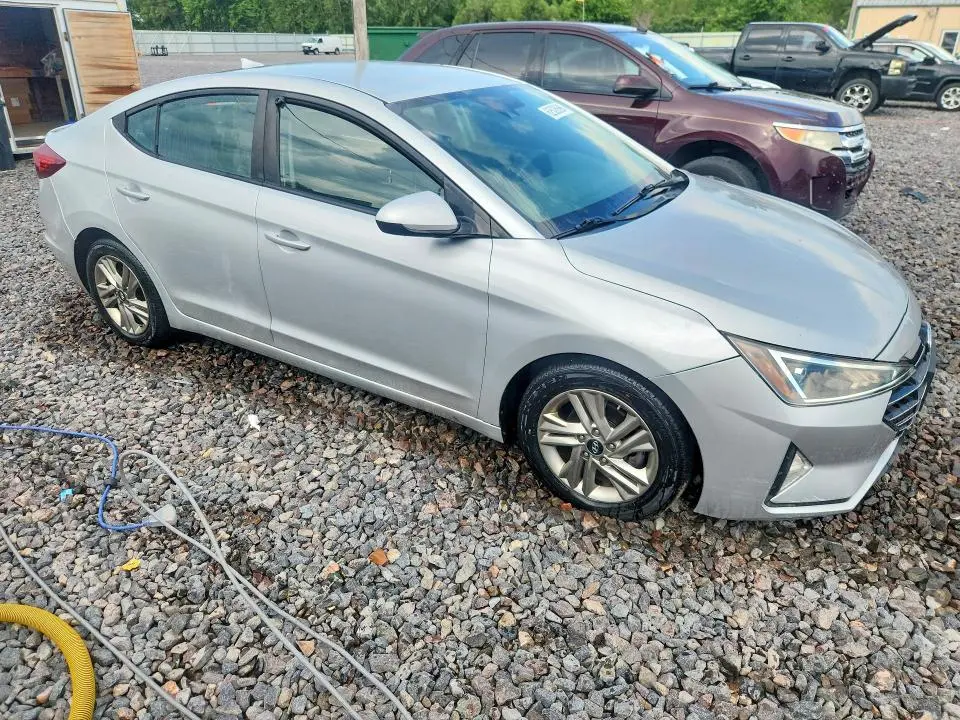 2020 HYUNDAI ELANTRA SEL  