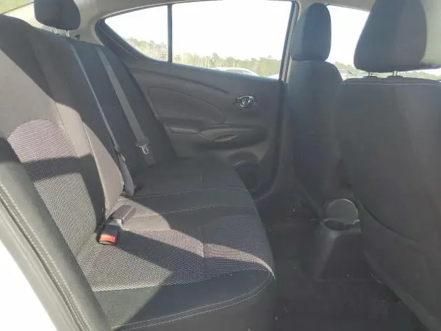 2019 NISSAN VERSA S