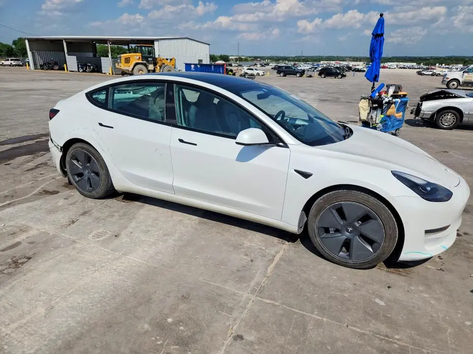 2021 TESLA MODEL 3   