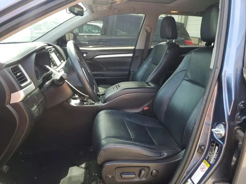 2016 TOYOTA HIGHLANDER XLE  