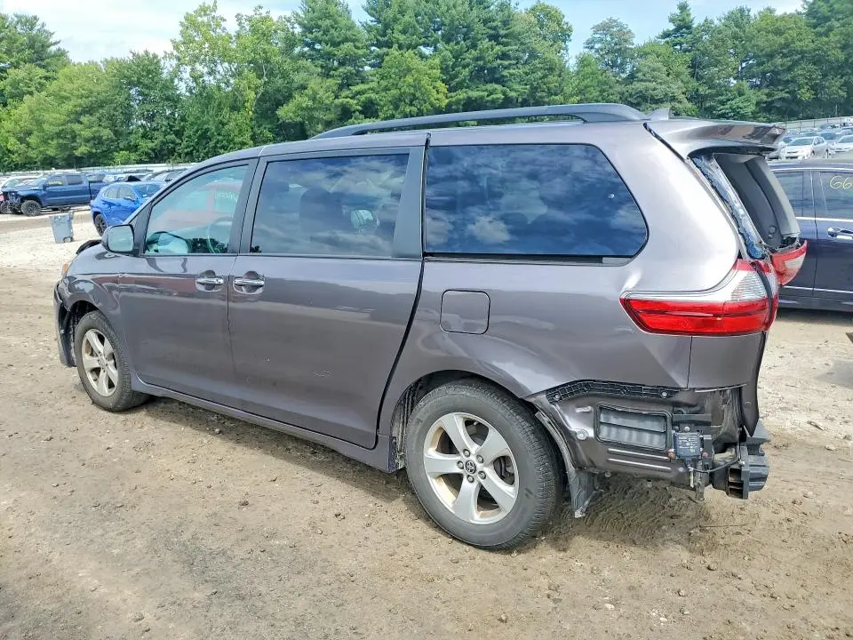 2020 TOYOTA SIENNA LE  