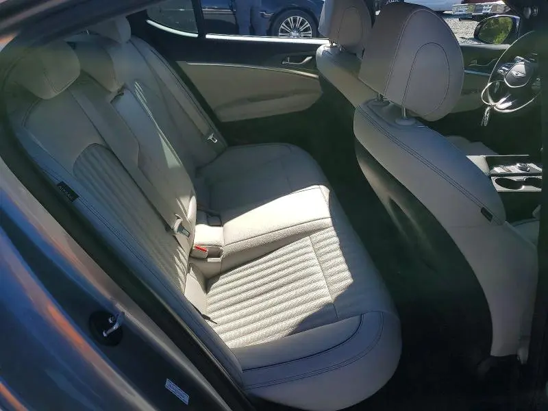 2025 GENESIS G70 2.5T SPORT PRESTIGE  