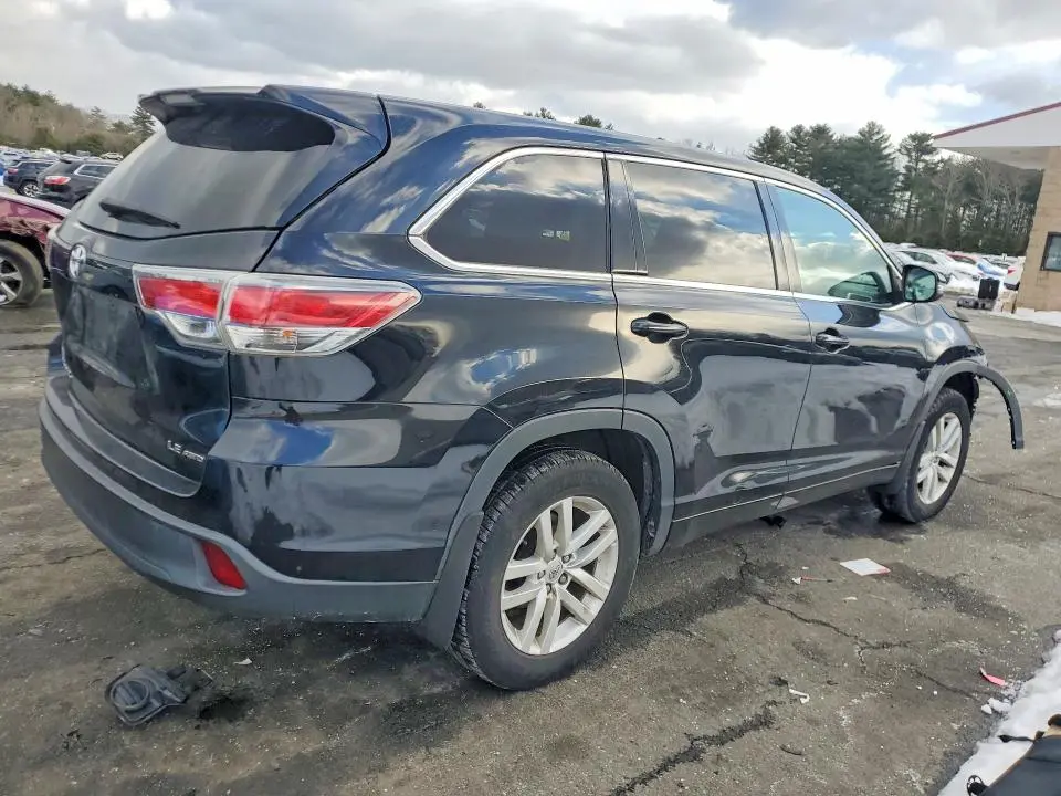 2015 TOYOTA HIGHLANDER LE  