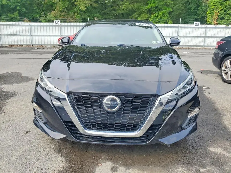 2021 NISSAN ALTIMA SV  