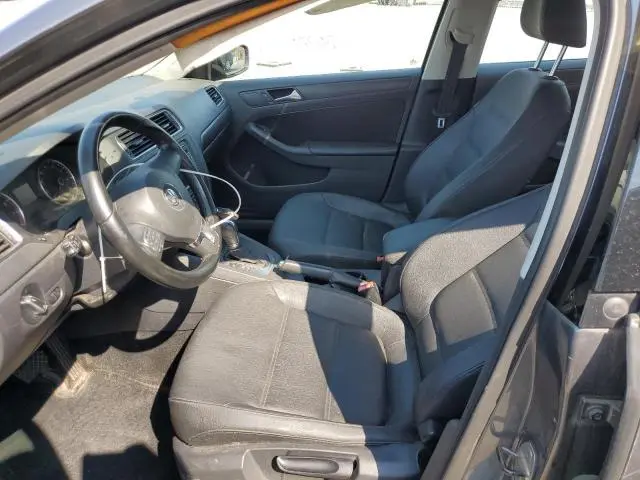 2012 VOLKSWAGEN JETTA SE  