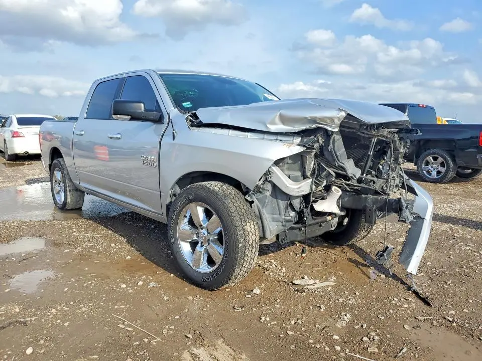 2017 RAM 1500 SLT  