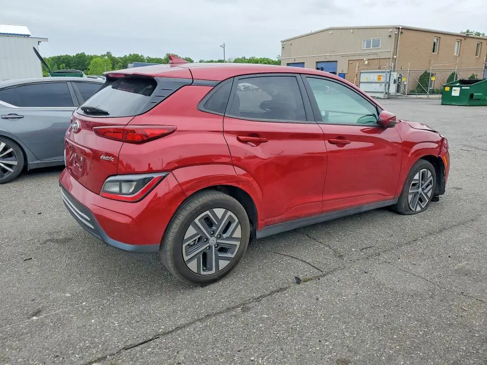 2023 HYUNDAI KONA SE  