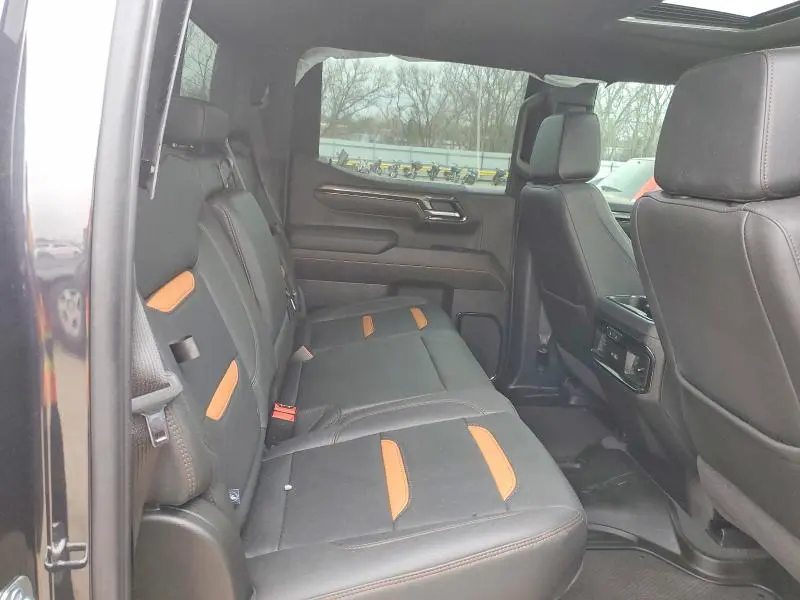 2025 GMC SIERRA K1500 AT4  