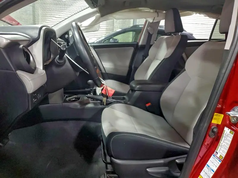 2017 TOYOTA RAV4 XLE  