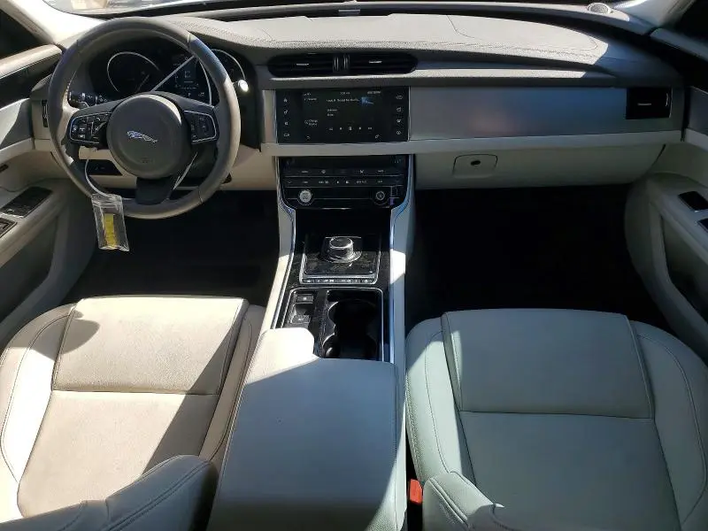 2017 JAGUAR XF PREMIUM  