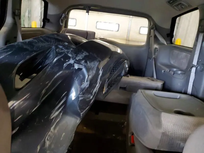 2010 TOYOTA SIENNA LE 8-PASSENGER  