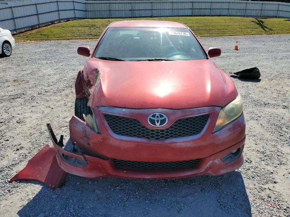 2011 TOYOTA CAMRY SE  