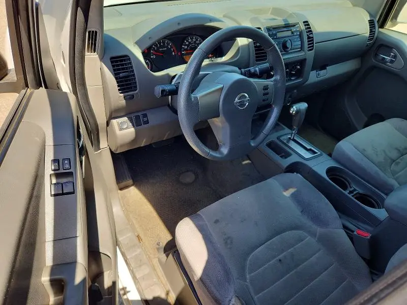 2010 NISSAN FRONTIER XE  
