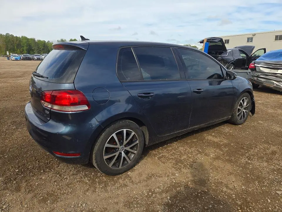 2011 VOLKSWAGEN GOLF   