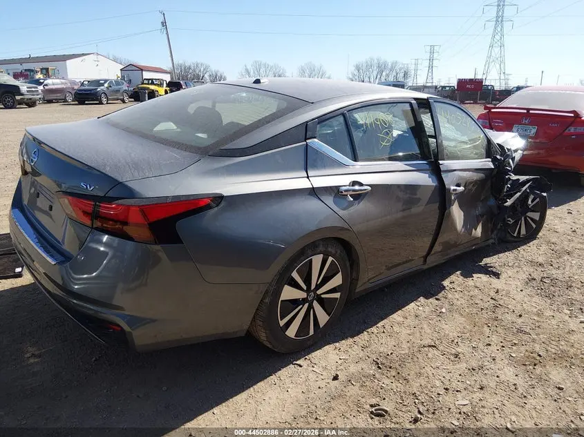 2022 NISSAN ALTIMA SV FWD