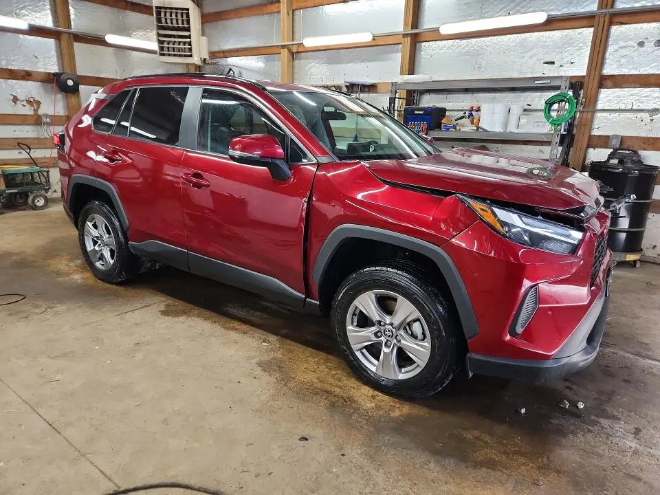 2023 TOYOTA RAV4 XLE  