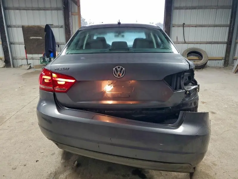 2013 VOLKSWAGEN PASSAT S  
