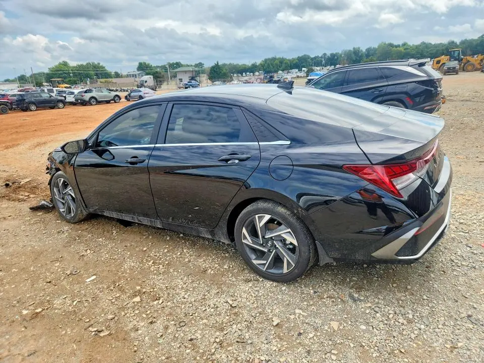 2025 HYUNDAI ELANTRA SEL  
