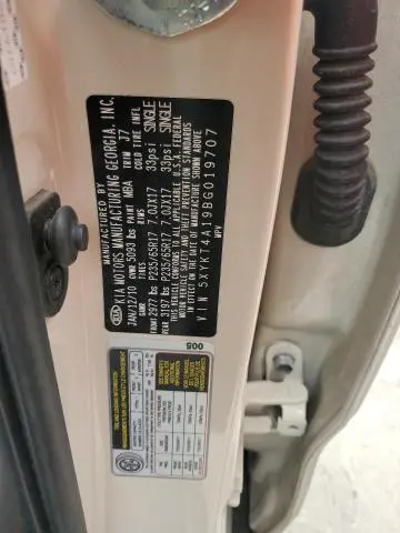 2011 KIA SORENTO BASE  