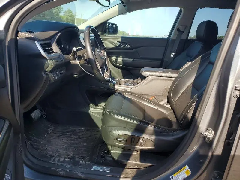 2022 GMC ACADIA SLT  