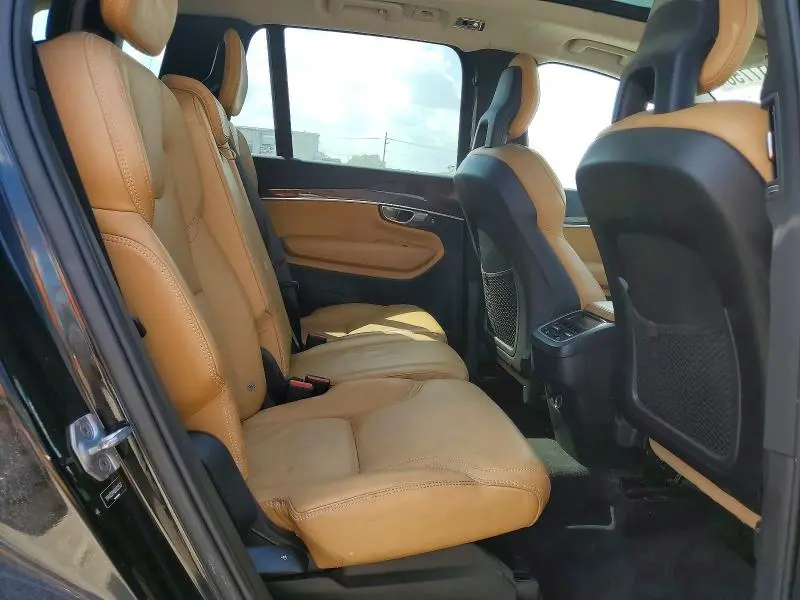 2016 VOLVO XC90 T6  