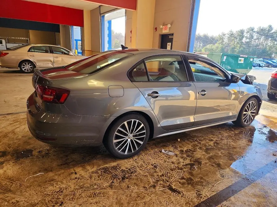 2016 VOLKSWAGEN JETTA SPORT  