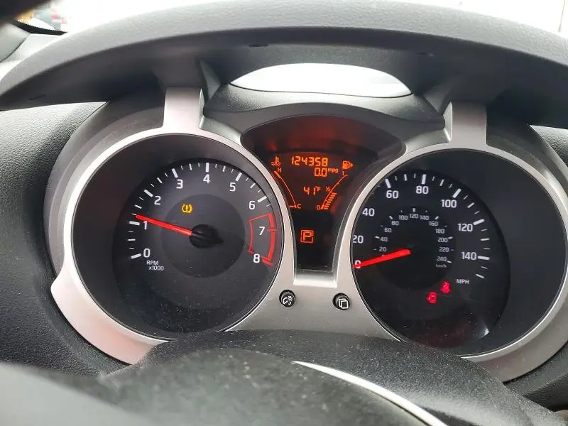 2015 NISSAN JUKE SL  