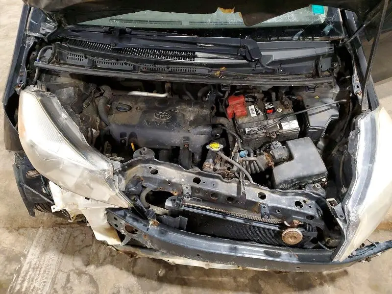 2014 TOYOTA YARIS 5-DOOR L  