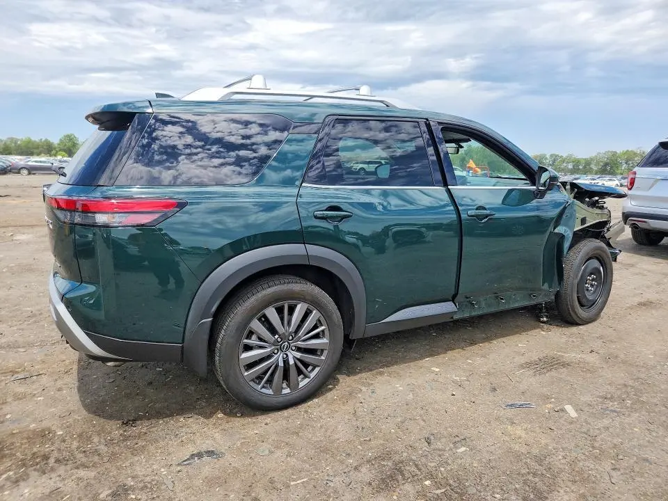 2025 NISSAN PATHFINDER SL  