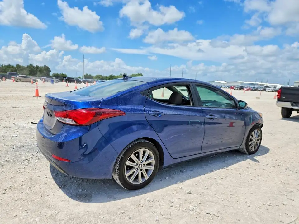 2015 HYUNDAI ELANTRA SE  