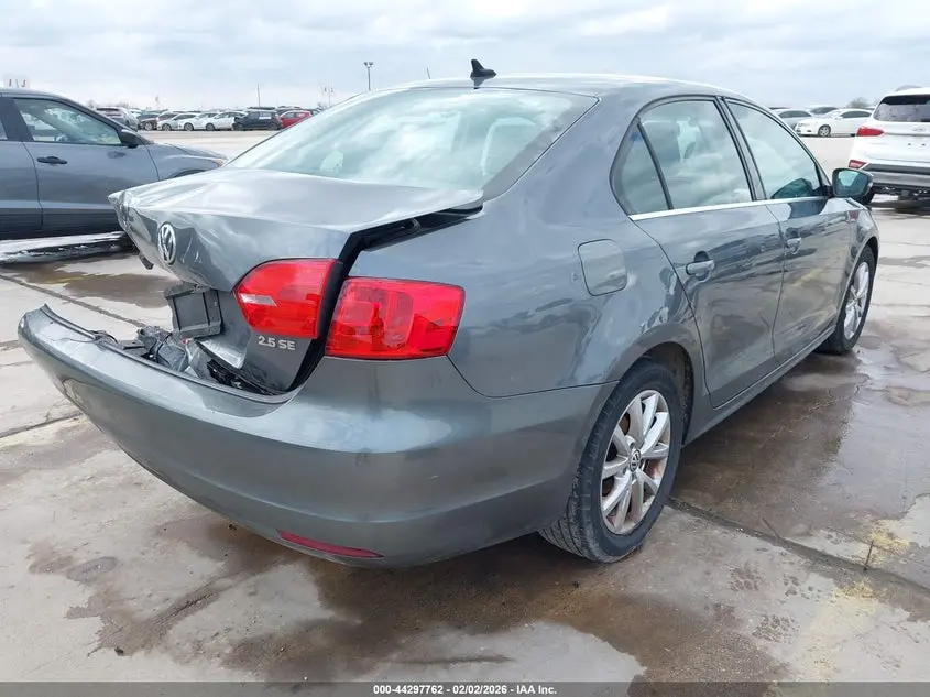 2013 VOLKSWAGEN JETTA SE