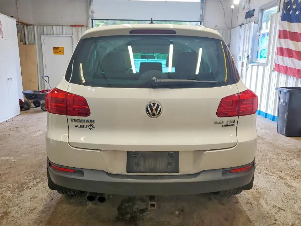 2014 VOLKSWAGEN TIGUAN S  