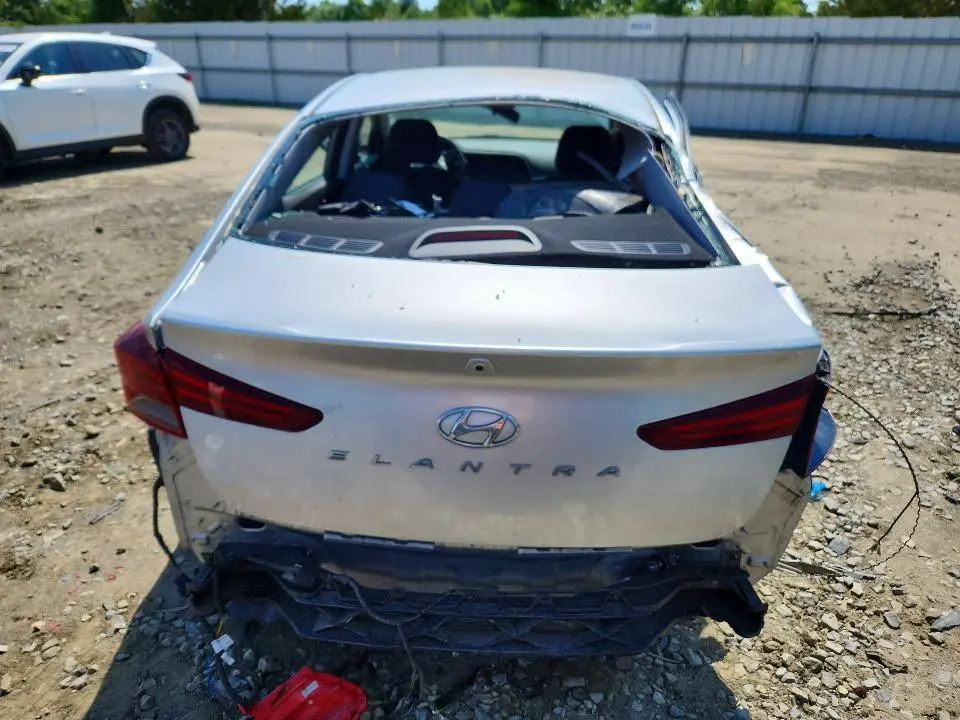 2019 HYUNDAI ELANTRA SE  