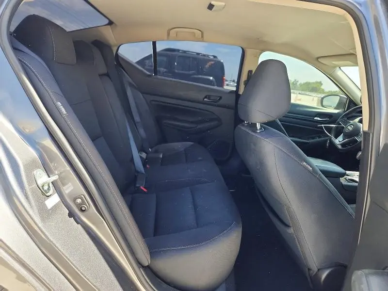 2024 NISSAN ALTIMA SV  