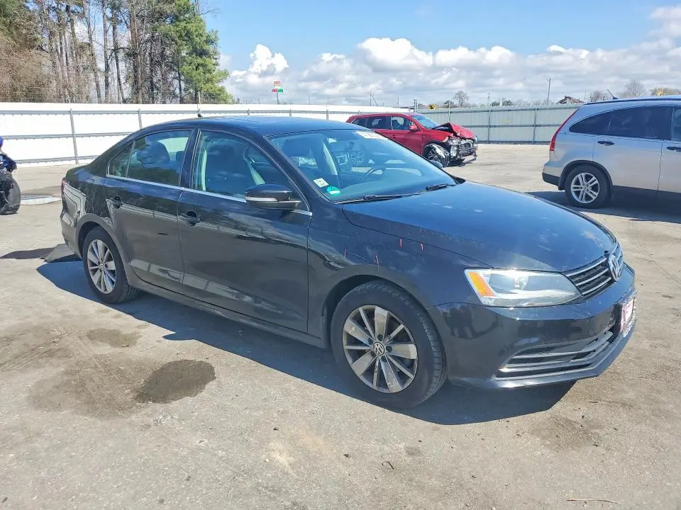 2016 VOLKSWAGEN JETTA SE  