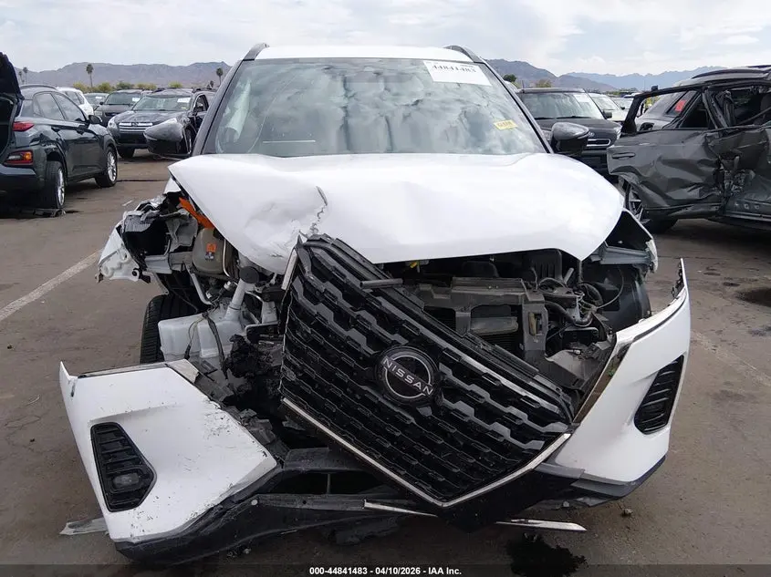 2024 NISSAN KICKS SR XTRONIC CVT