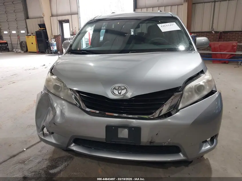 2014 TOYOTA SIENNA LE V6 8 PASSENGER