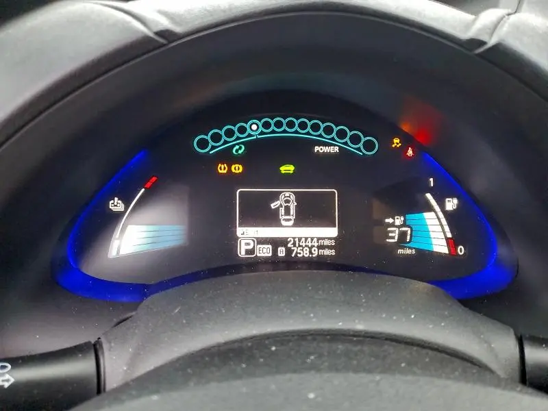 2016 NISSAN LEAF SV  