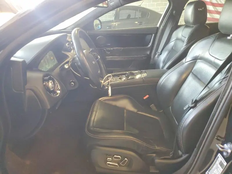 2015 JAGUAR XJ   