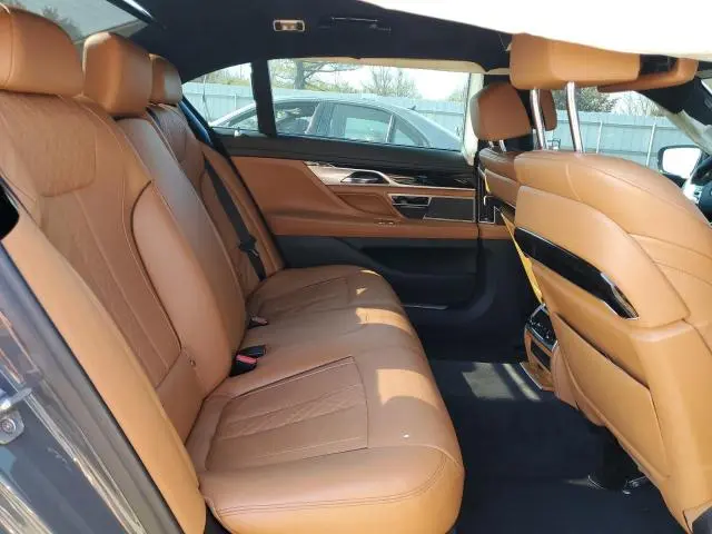 2018 BMW 750 XI  