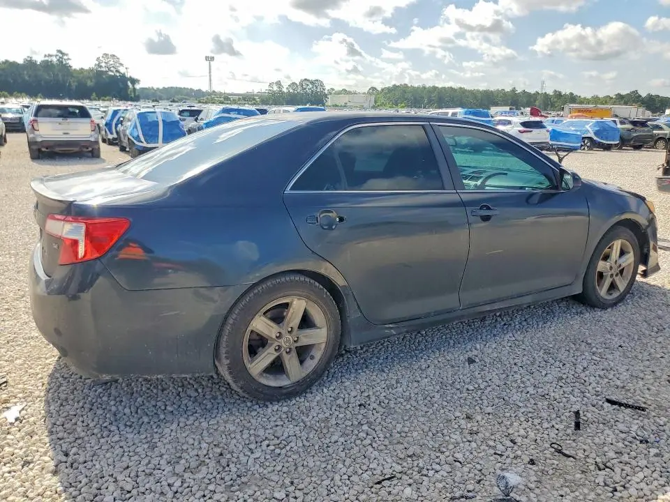 2014 TOYOTA CAMRY SE  