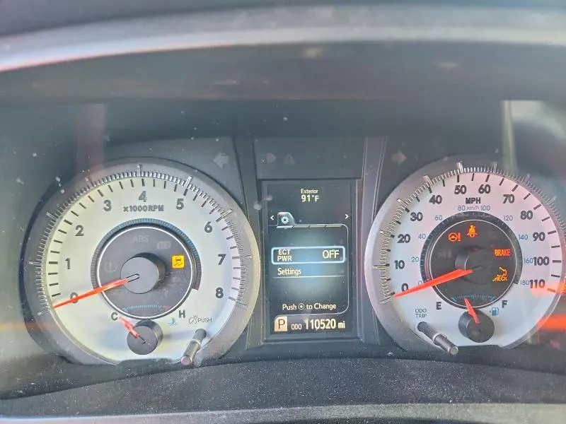 2017 TOYOTA SIENNA SE  