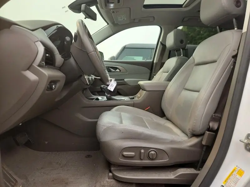 2020 CHEVROLET TRAVERSE LT  