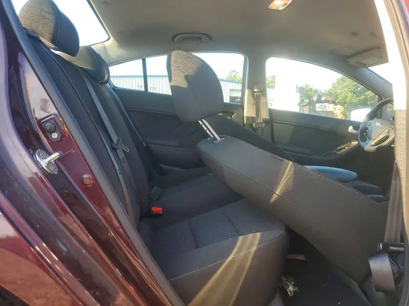 2017 KIA FORTE LX  