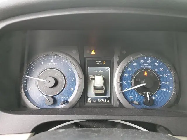 2019 TOYOTA SIENNA LE  