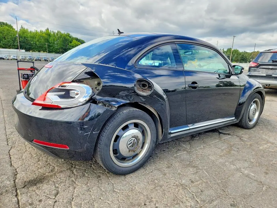 2012 VOLKSWAGEN BEETLE   