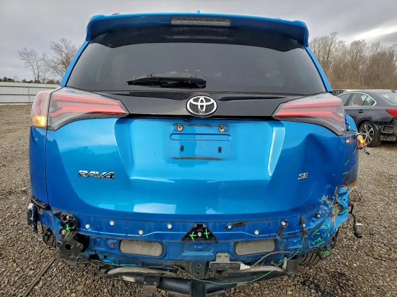 2016 TOYOTA RAV4 SE  