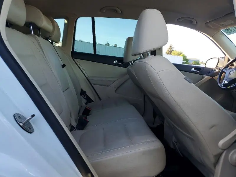 2016 VOLKSWAGEN TIGUAN S  