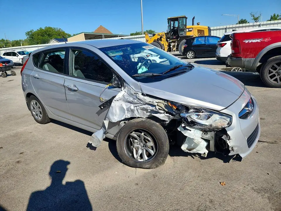2013 HYUNDAI ACCENT GS  
