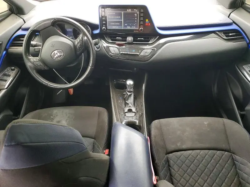 2020 TOYOTA C-HR XLE  
